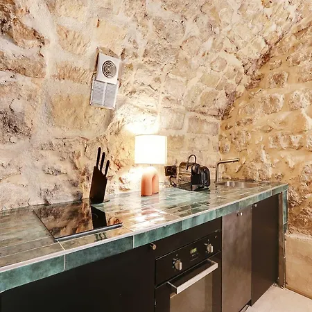Spacieux - 3br 6p - Marais Apartment